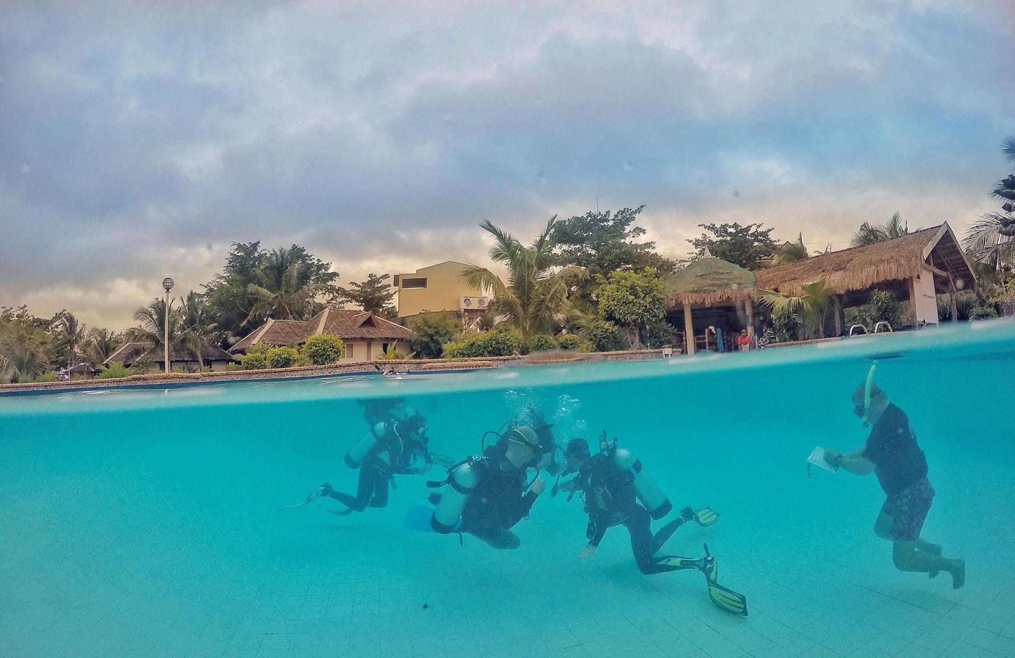 Thresher Cove Dive Resort Malapascua Exterior foto